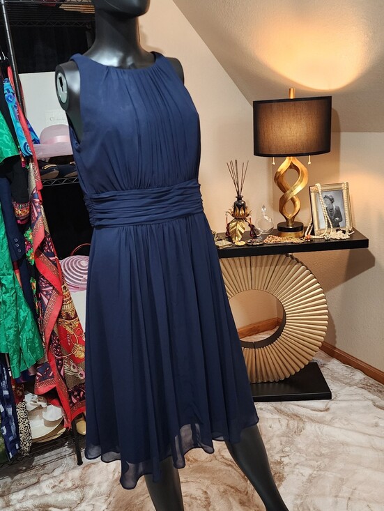 Lauren Ralph Lauren Dresses & Skirts - Lauren Ralph Lauren Navy Sleeveless Pleated Midi Dress